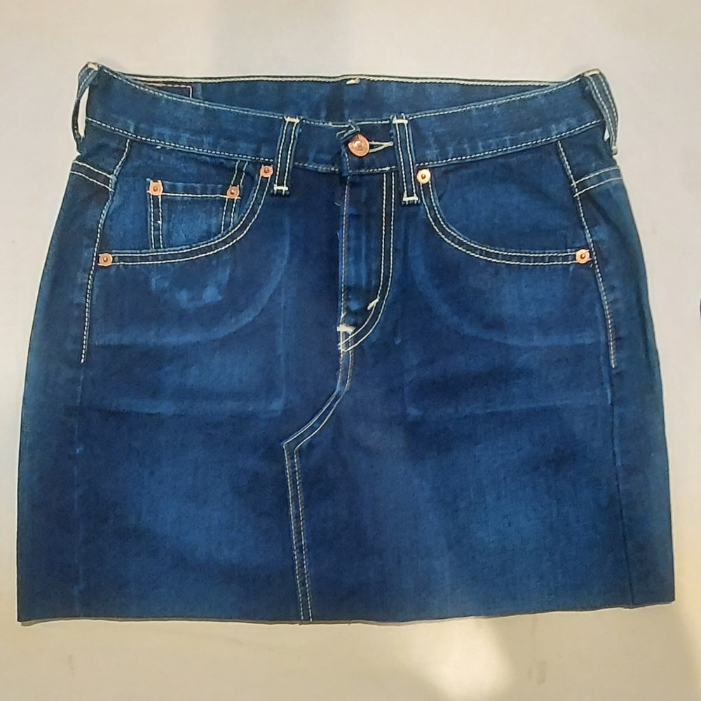 Levi's jean darkwash mini skirt size 4.